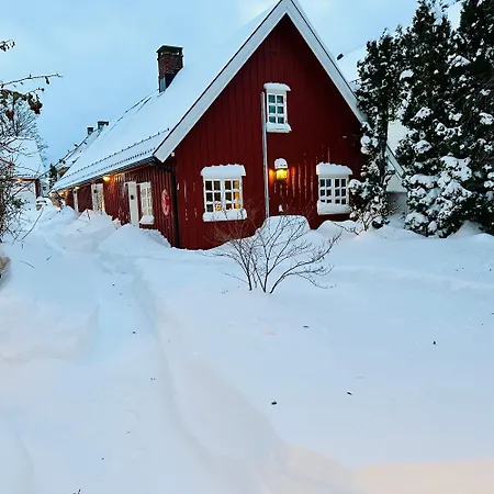 Tollgaarden Gjestegaard Bed & Breakfast