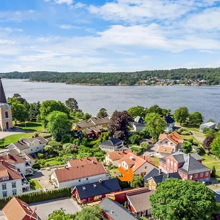 Tollgaarden Gjestegaard 拉尔维克