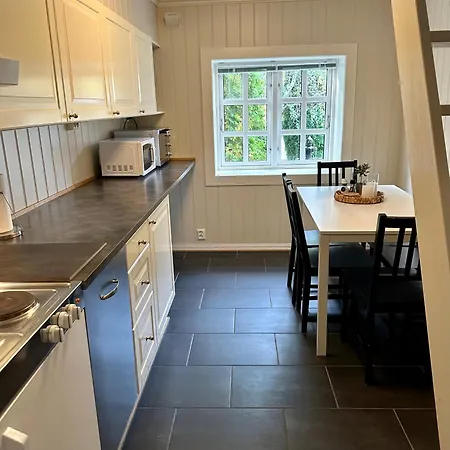 Tollgaarden Gjestegaard Bed & Breakfast