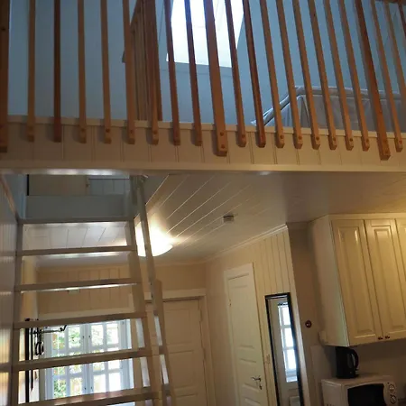 Tollgaarden Gjestegaard 拉尔维克