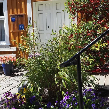 住宿加早餐酒店 Tollgaarden Gjestegaard 拉尔维克