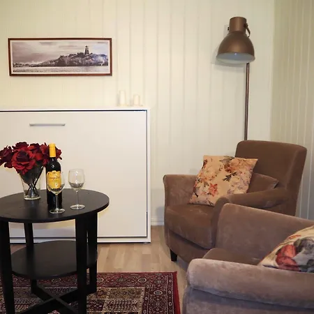 Tollgaarden Gjestegaard Bed & Breakfast 3*