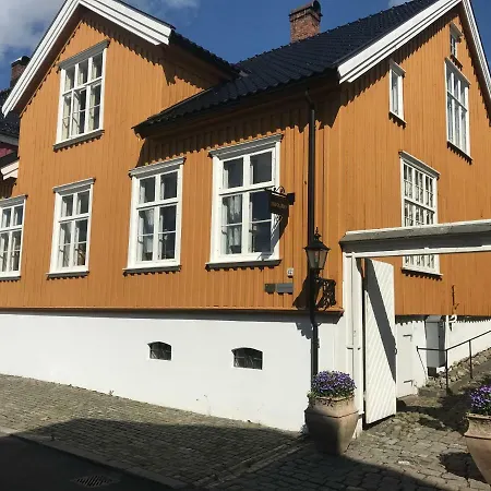 Bed and breakfast Tollgaarden Gjestegaard 3*