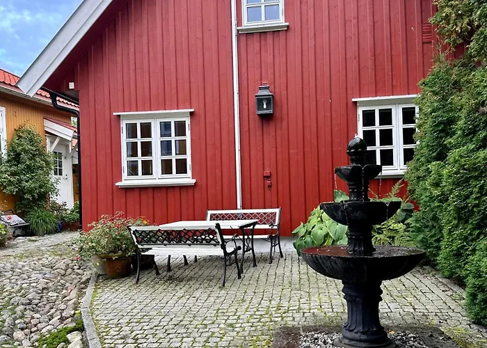 Tollgaarden Gjestegaard Bed & Breakfast Larvik