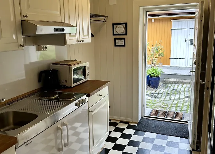 Tollgaarden Gjestegaard فندق مبيت وإفطار 3*