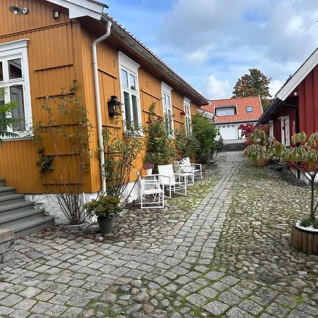 Tollgaarden Gjestegaard 3* Larvik